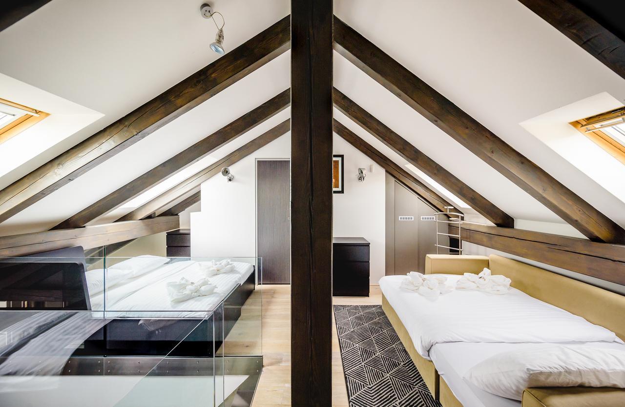 President Apt By Prague Castle, Views Esterno foto